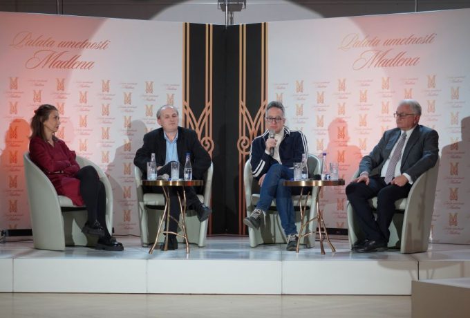 MOZAIK KULTURE 2025.  2. decembar Književno veče posvećeno LJUBOMIRU SIMOVIĆU Predstavljanje instalacije DRVO ŽIVOTA  Karle Tolomeo